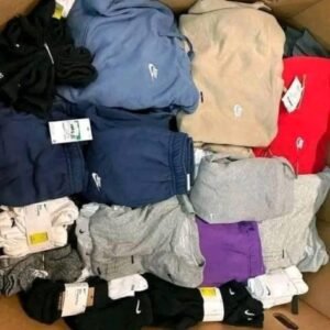 Nike clothes available 300 pieces in a Pallet